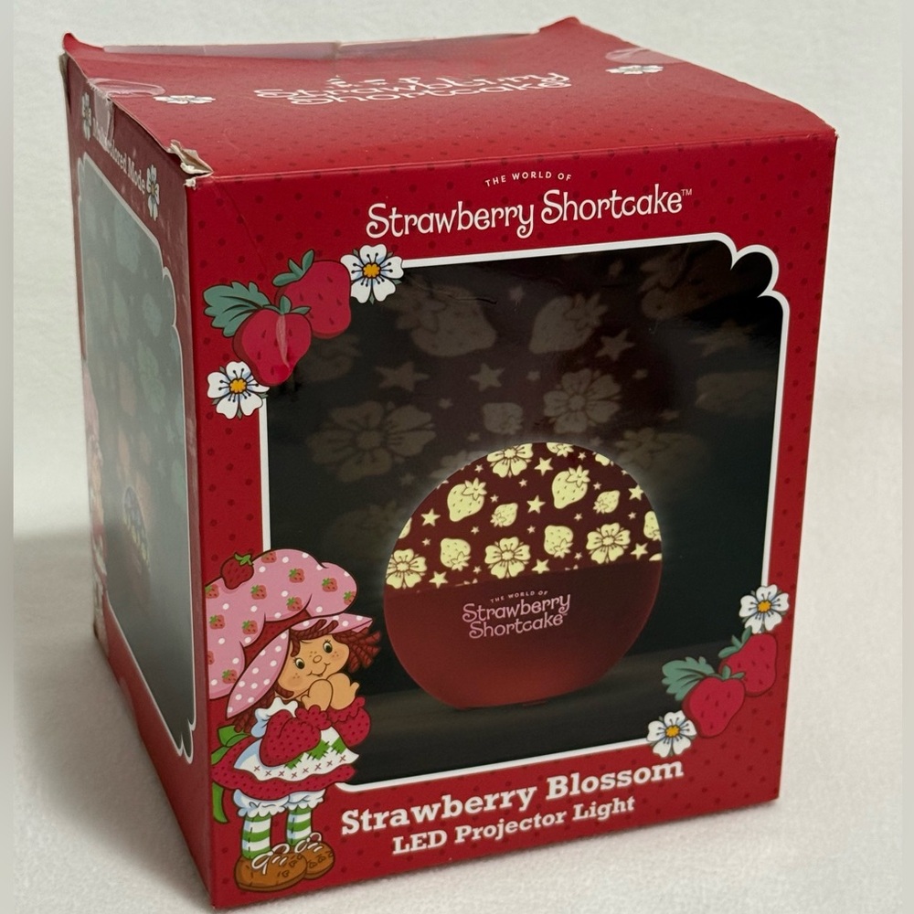 Strawberry Shortcake Strawberry Blossom LED Projector Light -NIB